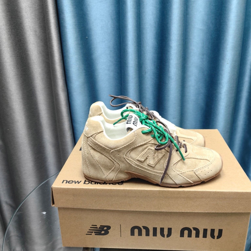 Miu Miu Casual Shoes